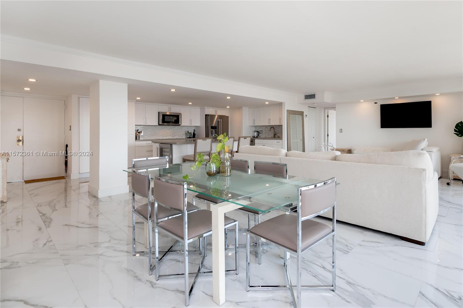 1450 Brickell Bay Dr # 1707
