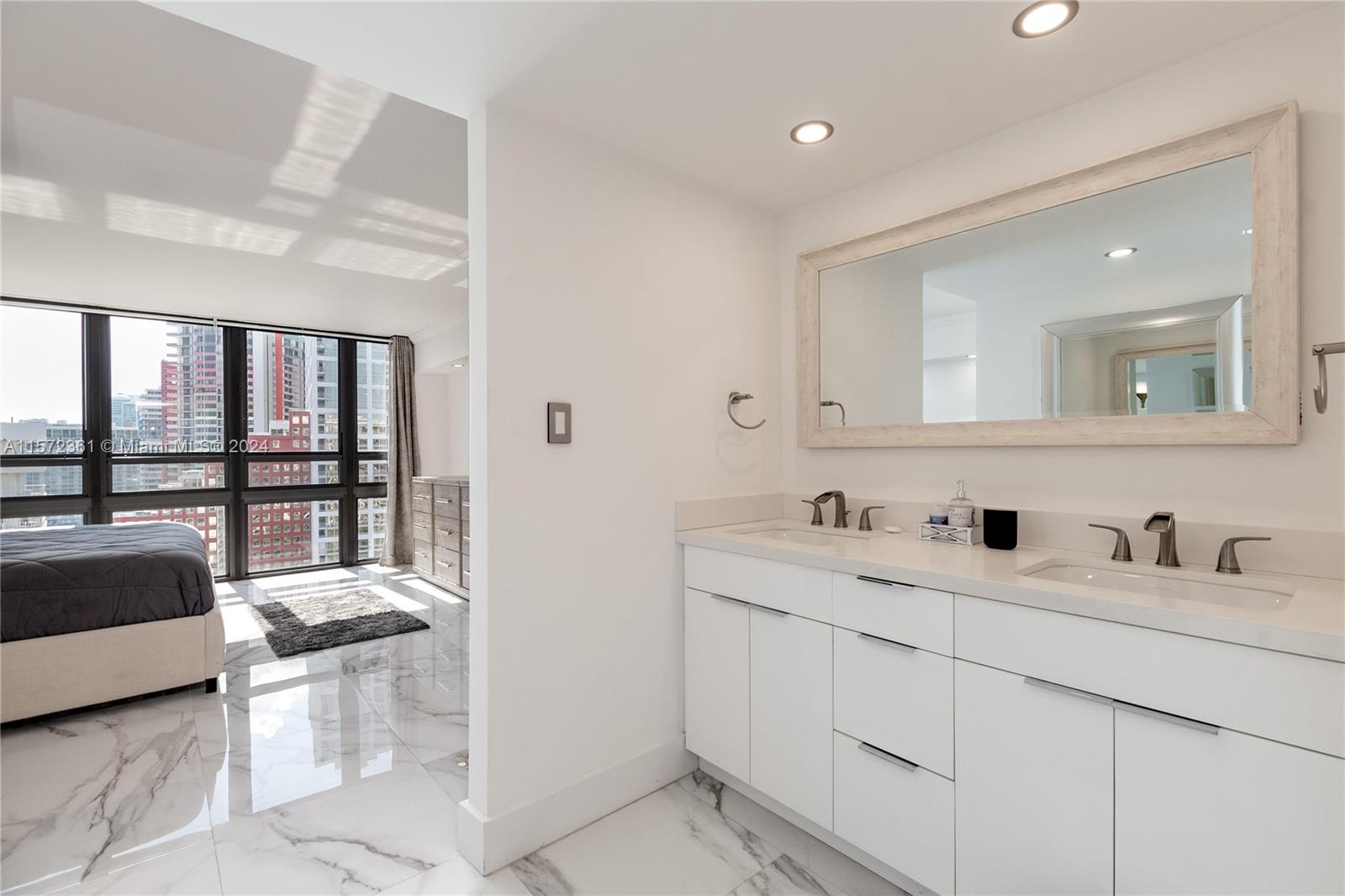 1450 Brickell Bay Dr # 1707