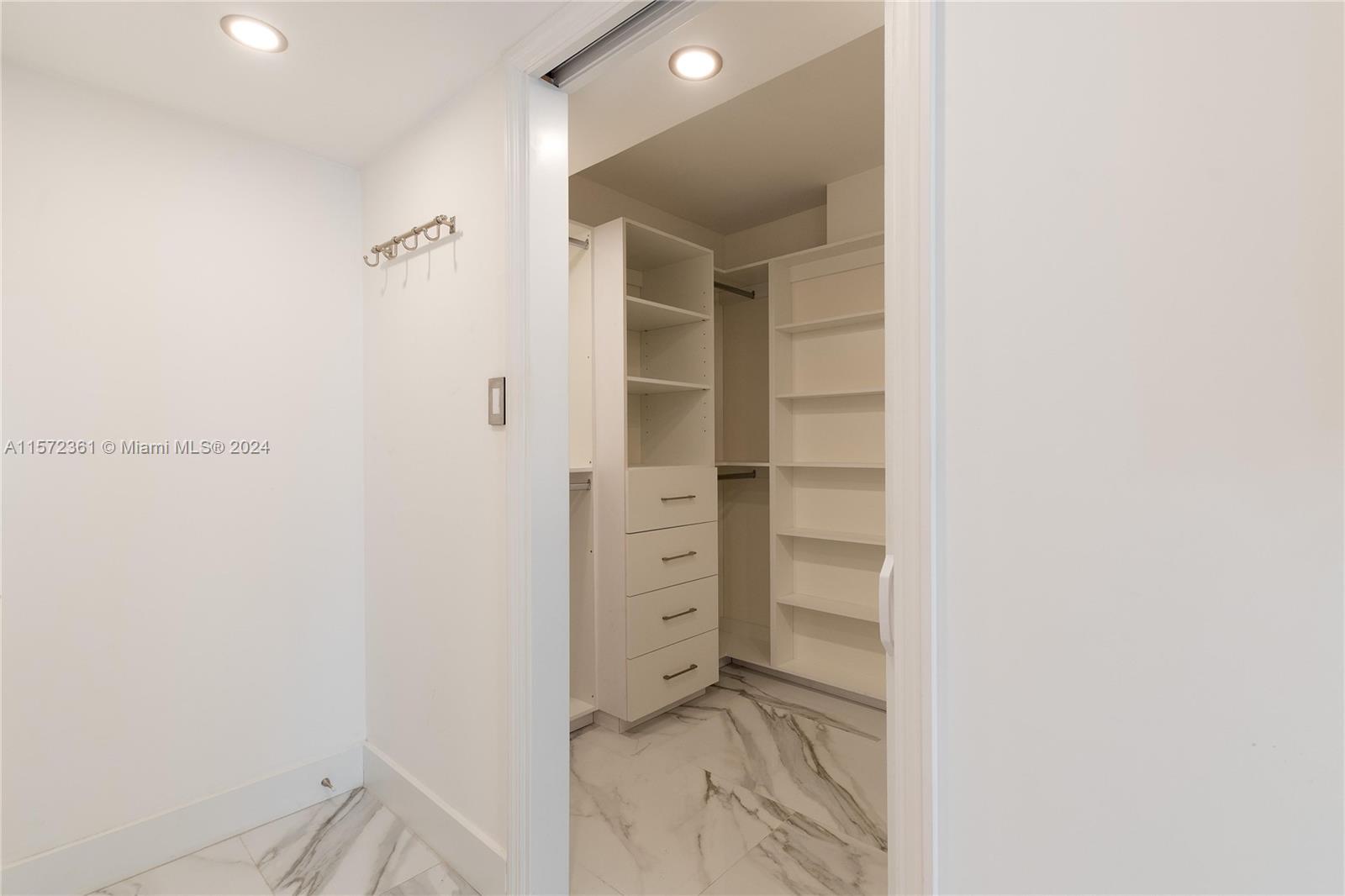 1450 Brickell Bay Dr # 1707