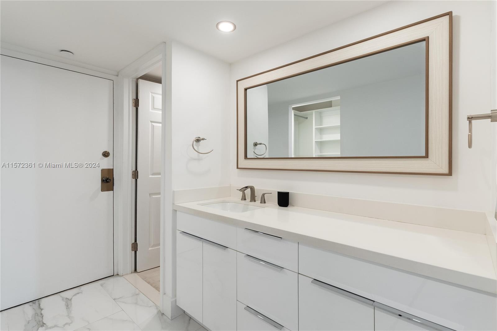 1450 Brickell Bay Dr # 1707