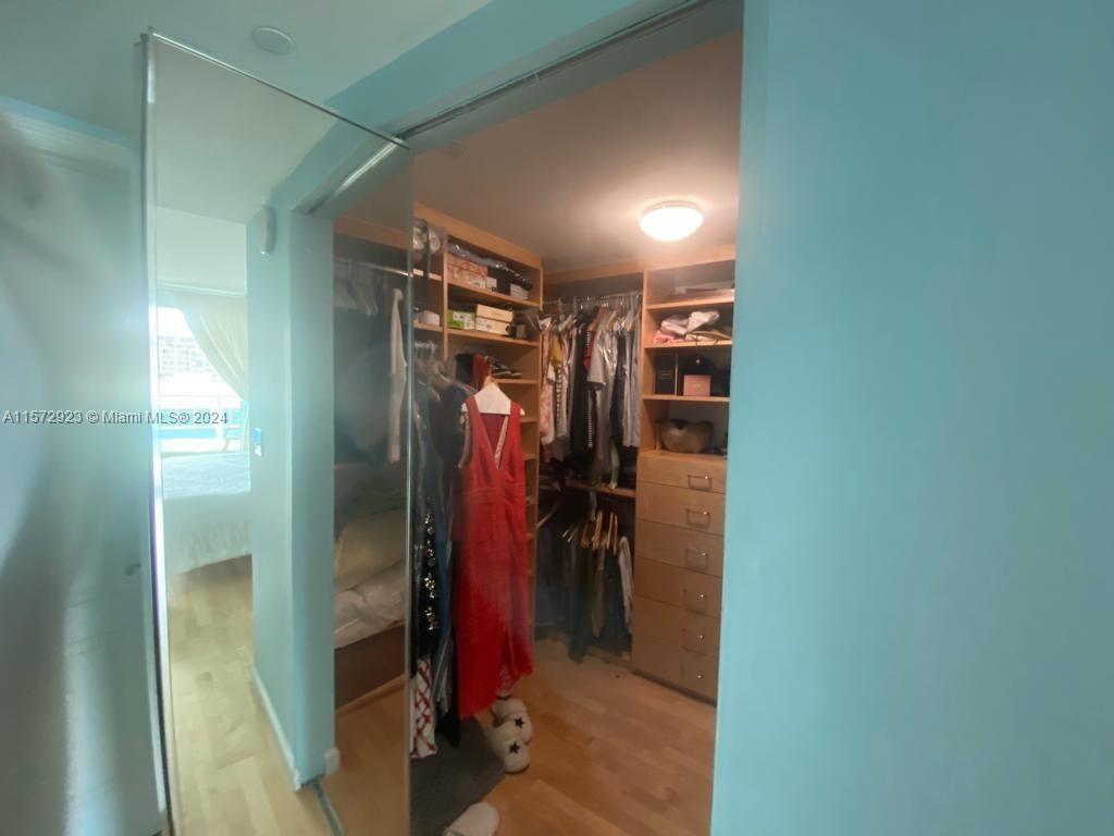 2101 Brickell Ave # 1804