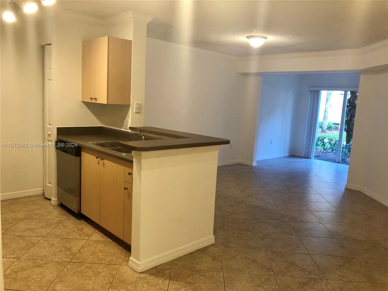 2457 CENTERGATE DRIVE # 106
