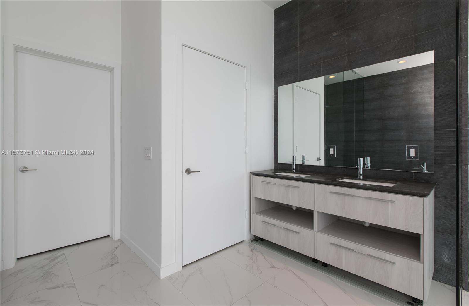 480 NE 31st St Unit: PH5101