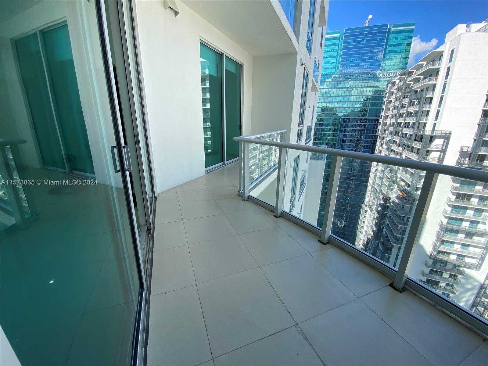 300 S Biscayne Blvd # 3905 Unit: PH-3905