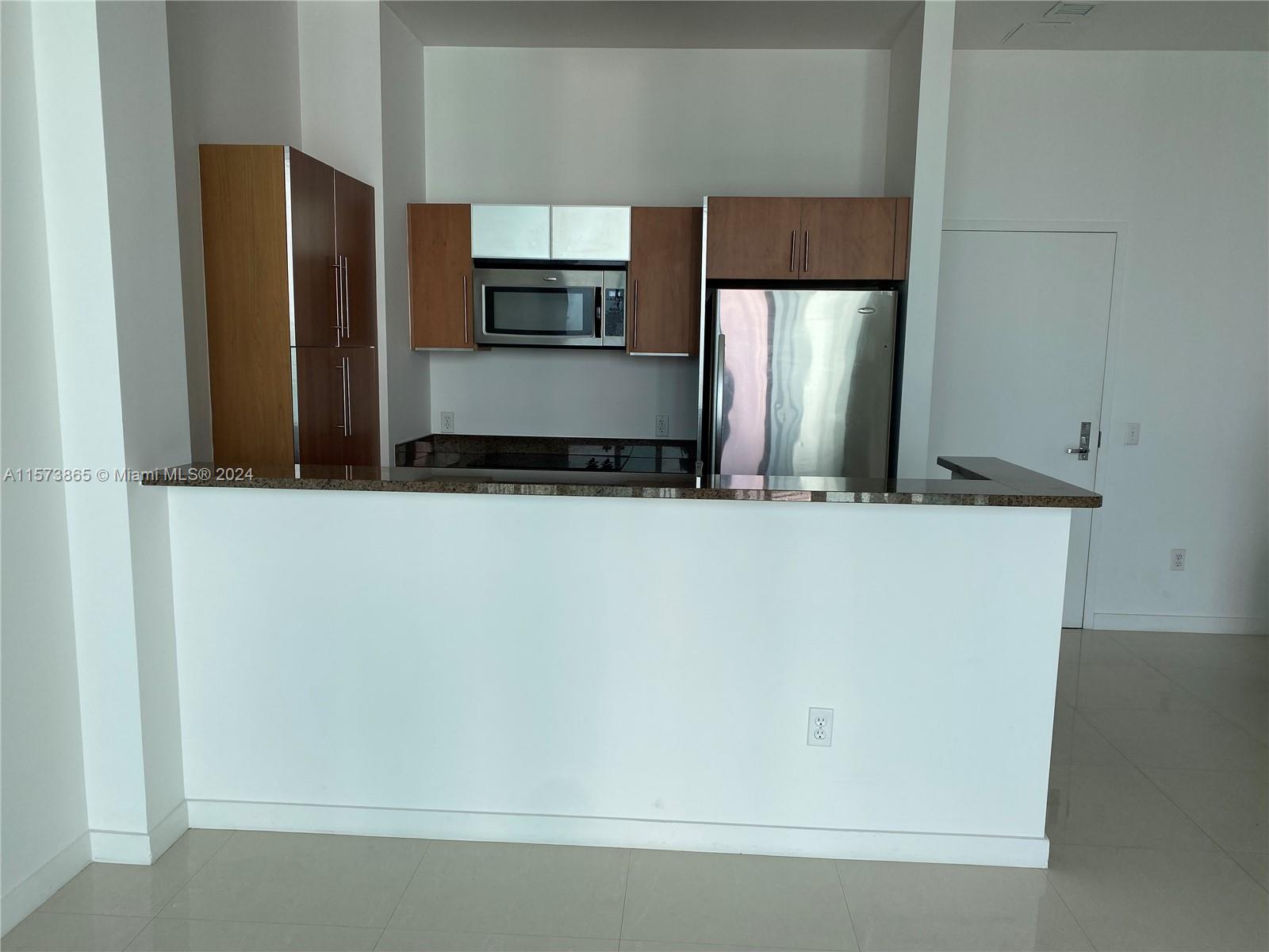 300 S Biscayne Blvd # 3905 Unit: PH-3905