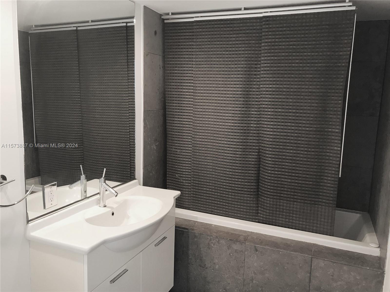 485 Brickell Ave # 2911