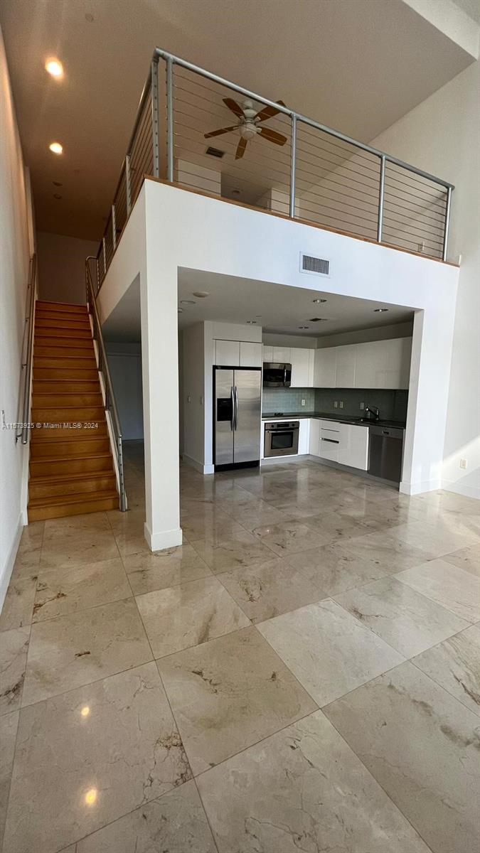 1050 BRICKELL AV # 618