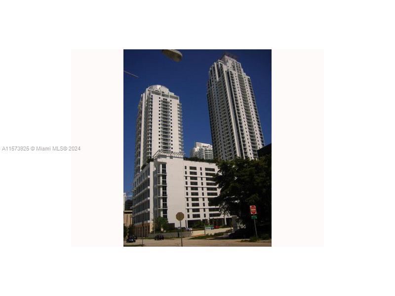 1050 BRICKELL AV # 618