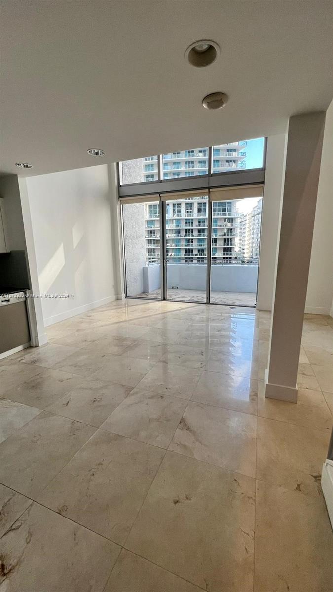1050 BRICKELL AV # 618