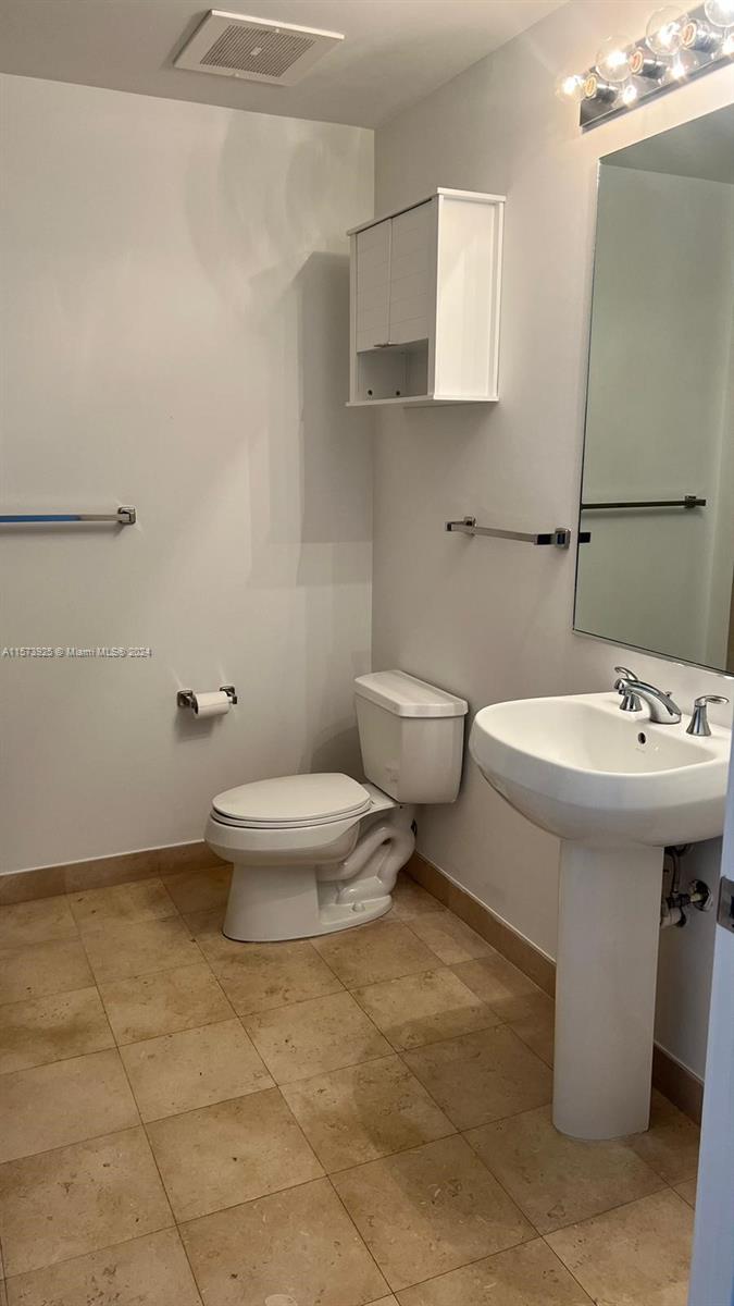1050 BRICKELL AV # 618