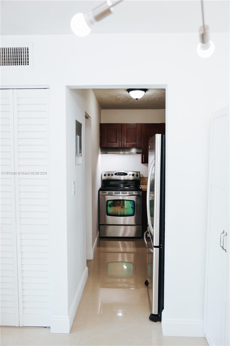 2920 SW 28 TE # 406