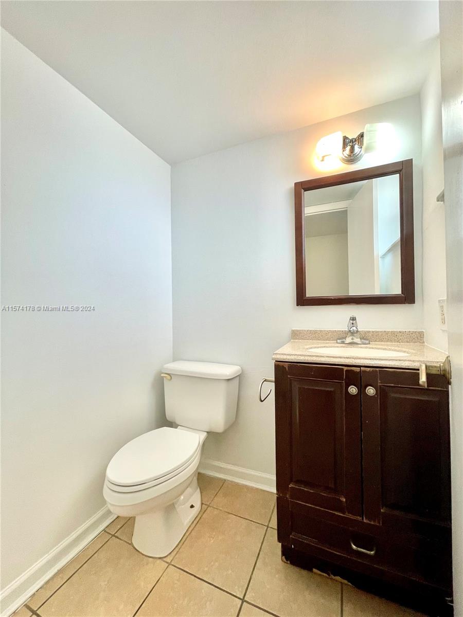 2903 N Miami Beach Blvd # 302