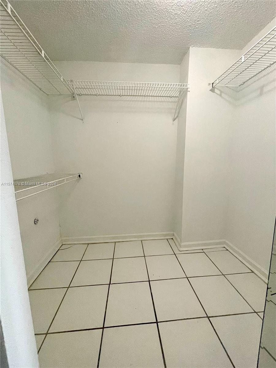 2903 N Miami Beach Blvd # 302