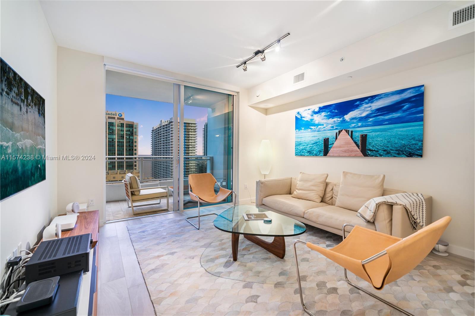 1080 Brickell Ave # 2706