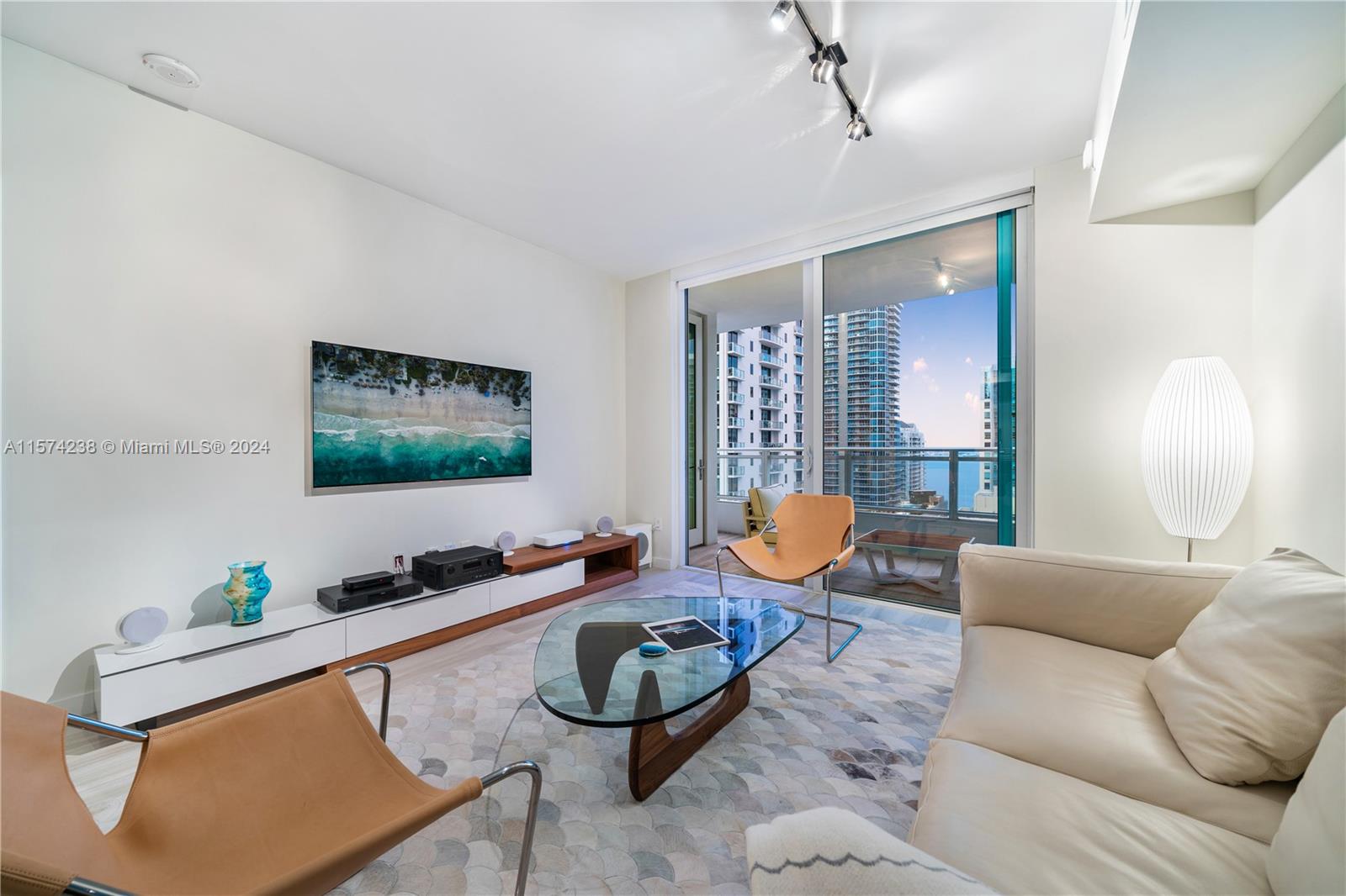 1080 Brickell Ave # 2706
