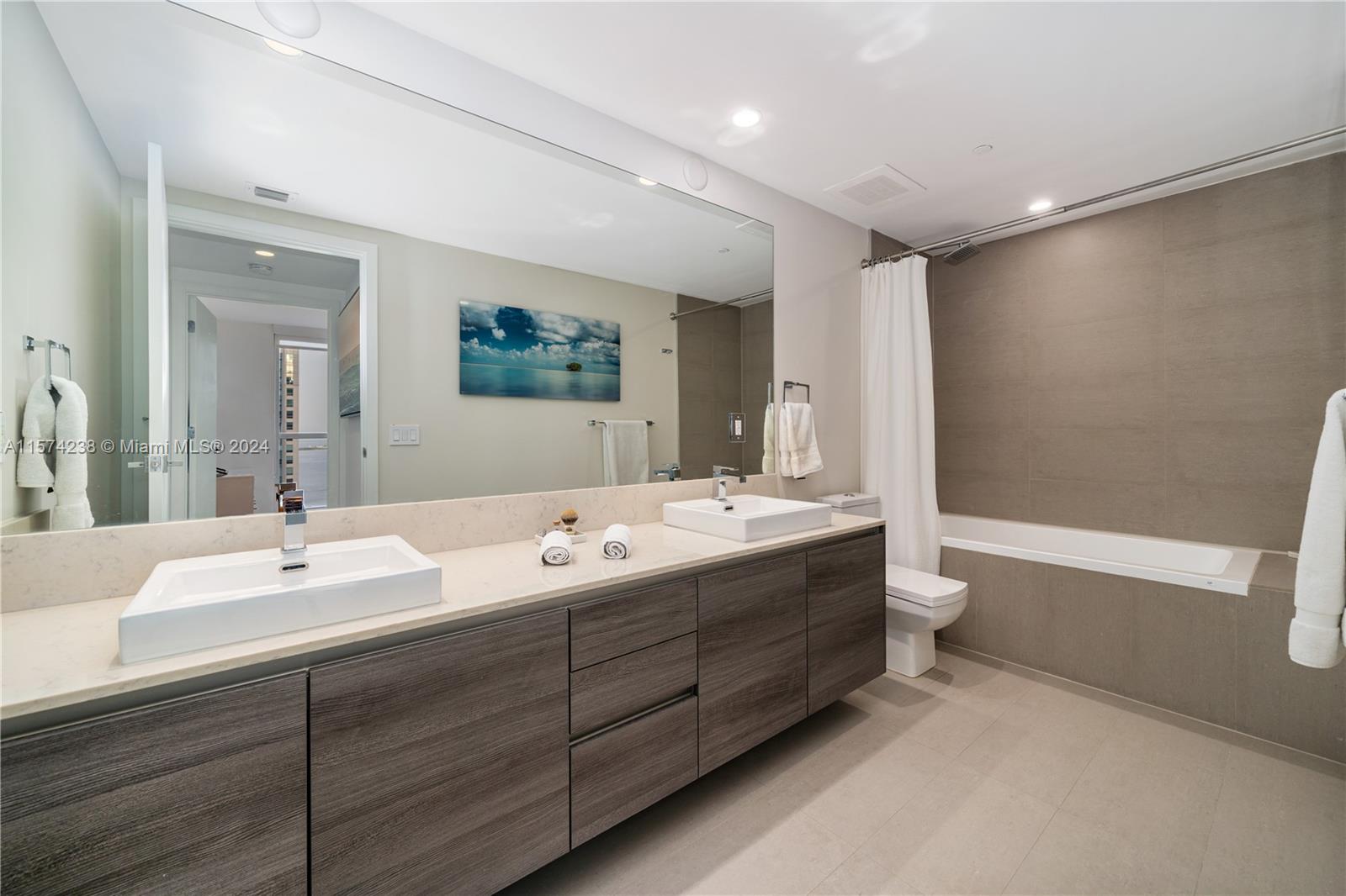 1080 Brickell Ave # 2706