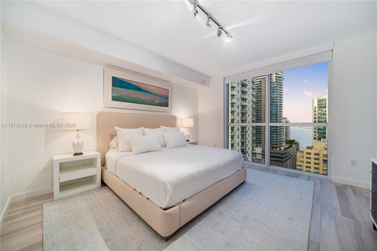 1080 Brickell Ave # 2706