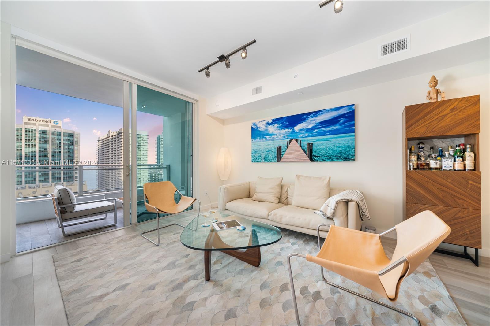 1080 Brickell Ave # 2706