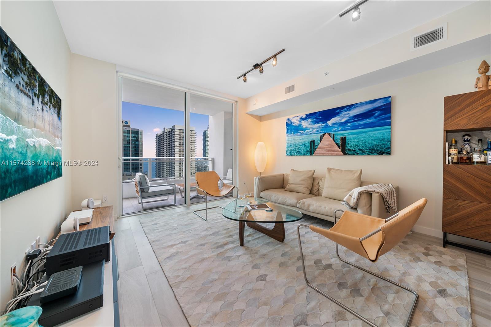 1080 Brickell Ave # 2706