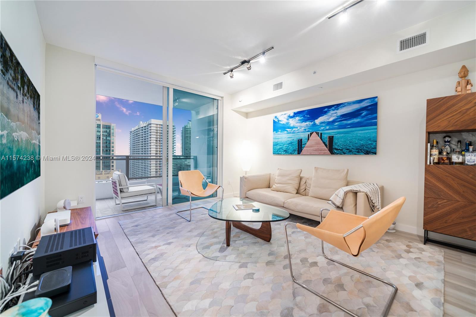1080 Brickell Ave # 2706