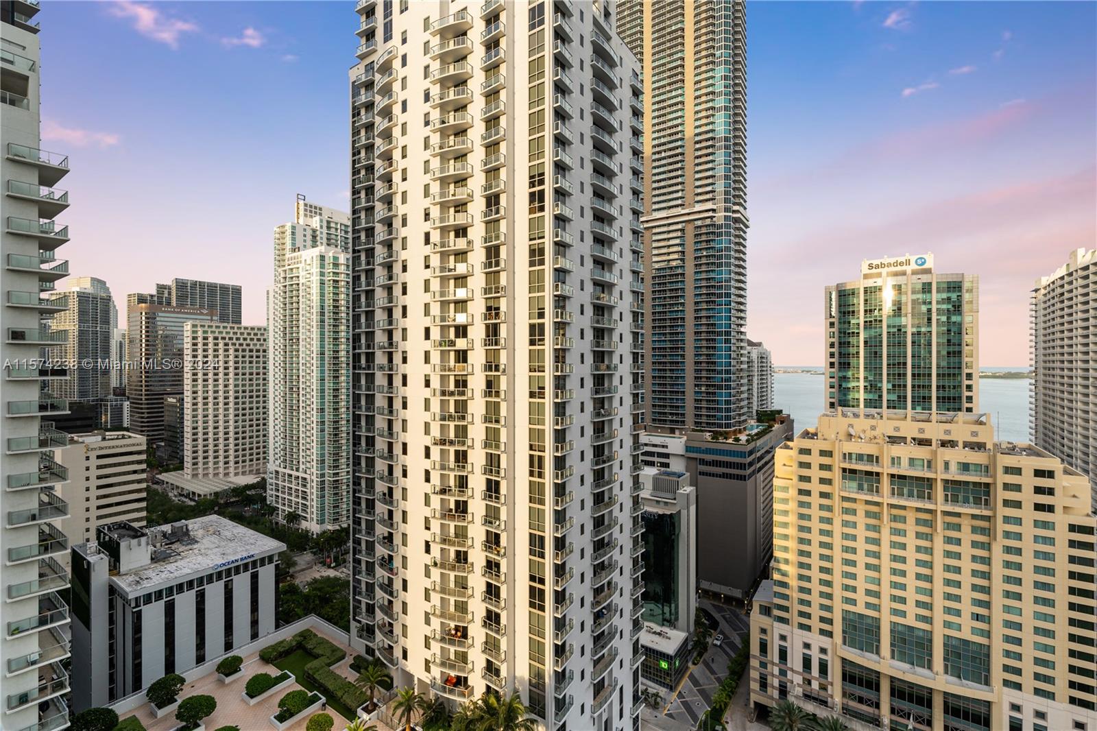 1080 Brickell Ave # 2706