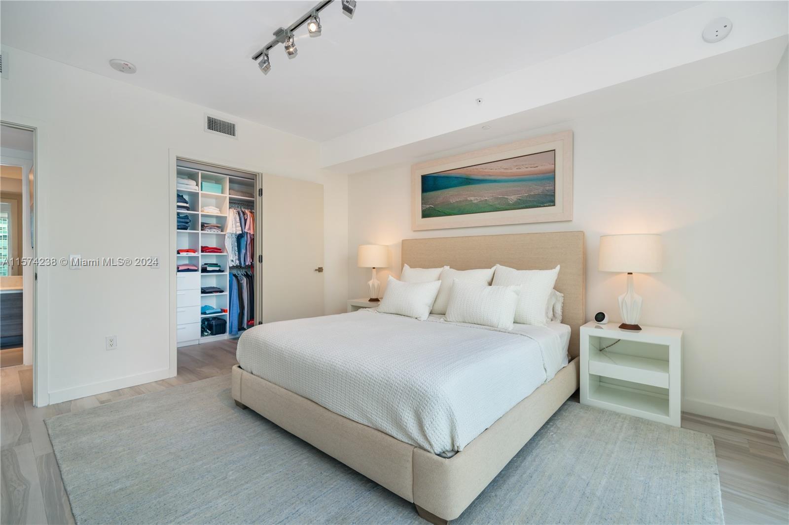 1080 Brickell Ave # 2706