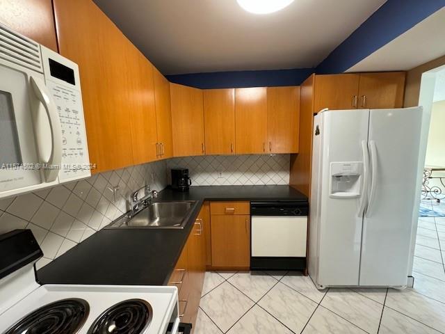 3531 NE 170th St # 302