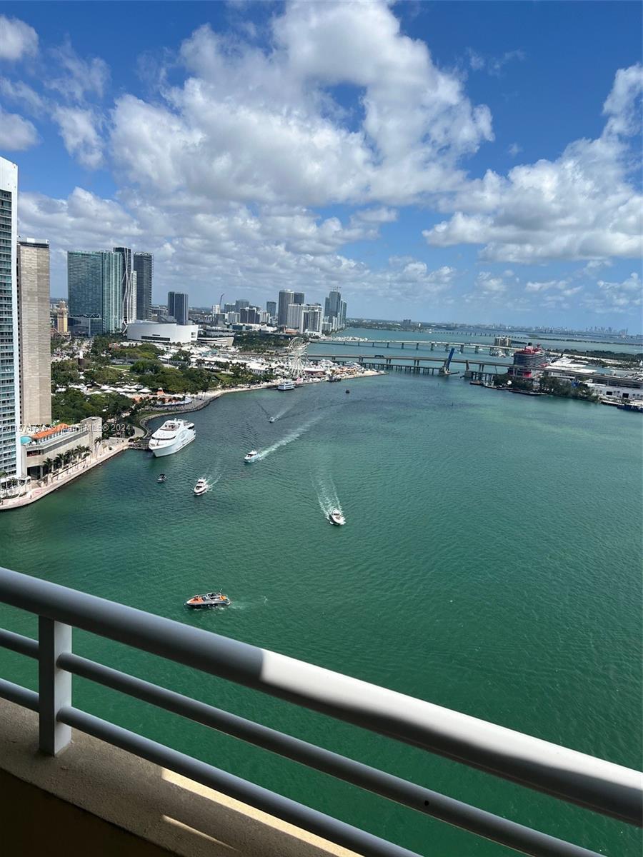 848 Brickell Key Dr # 3002