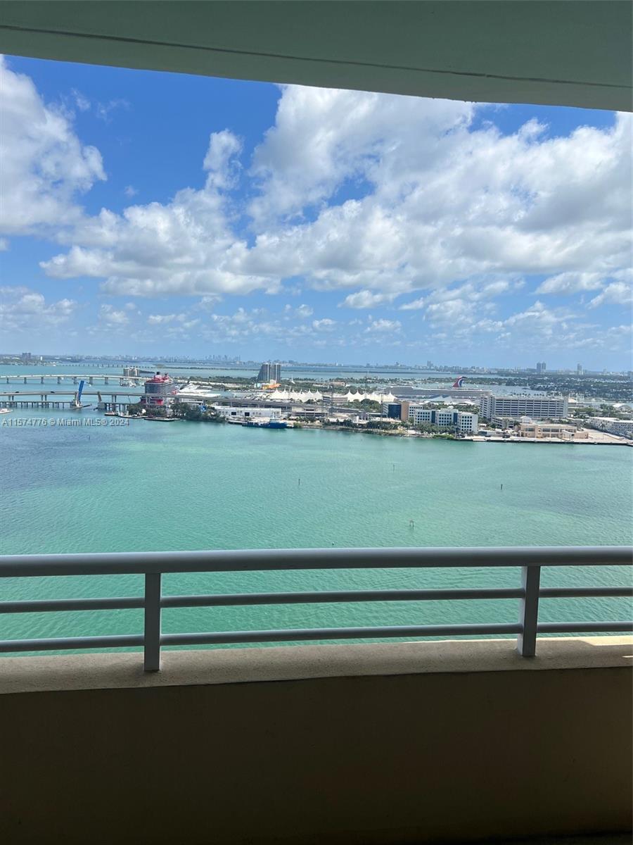 848 Brickell Key Dr # 3002