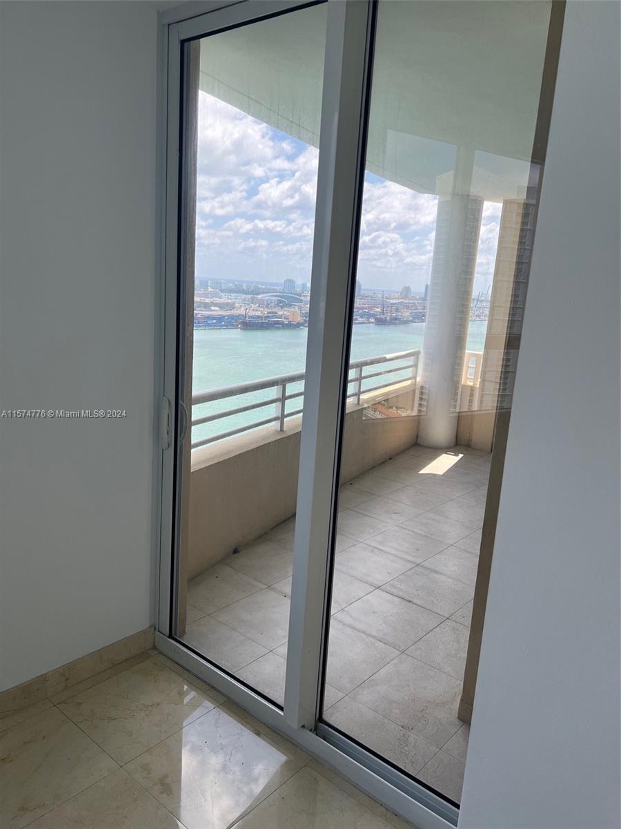 848 Brickell Key Dr # 3002