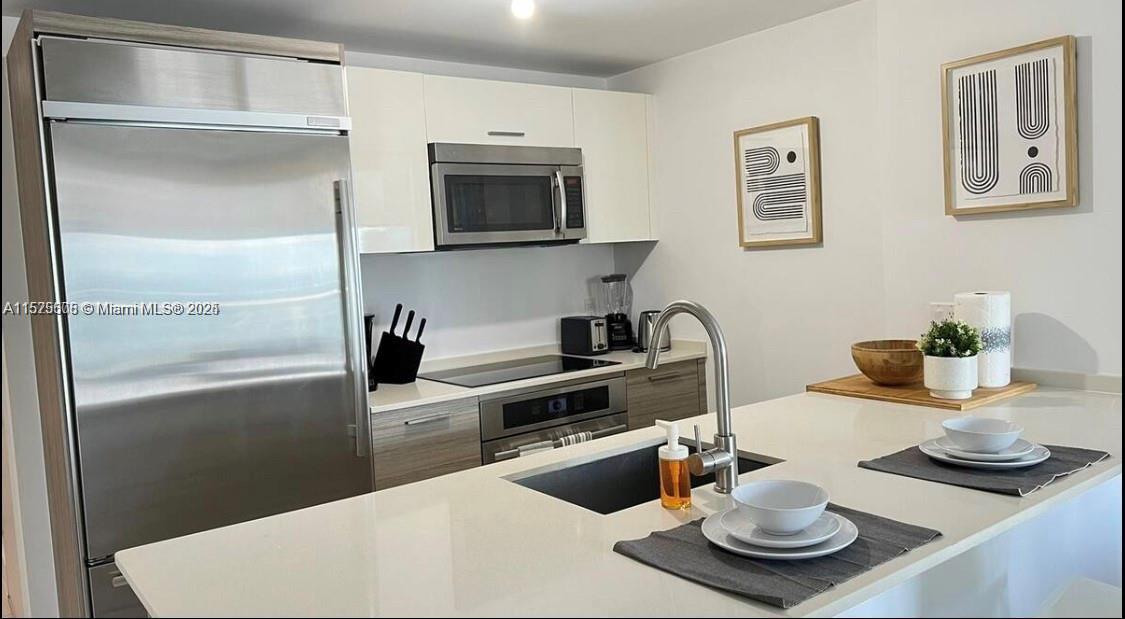 1300 BRICKELL BAY DR # 3400