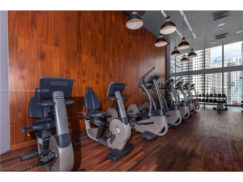 1300 BRICKELL BAY DR # 3400