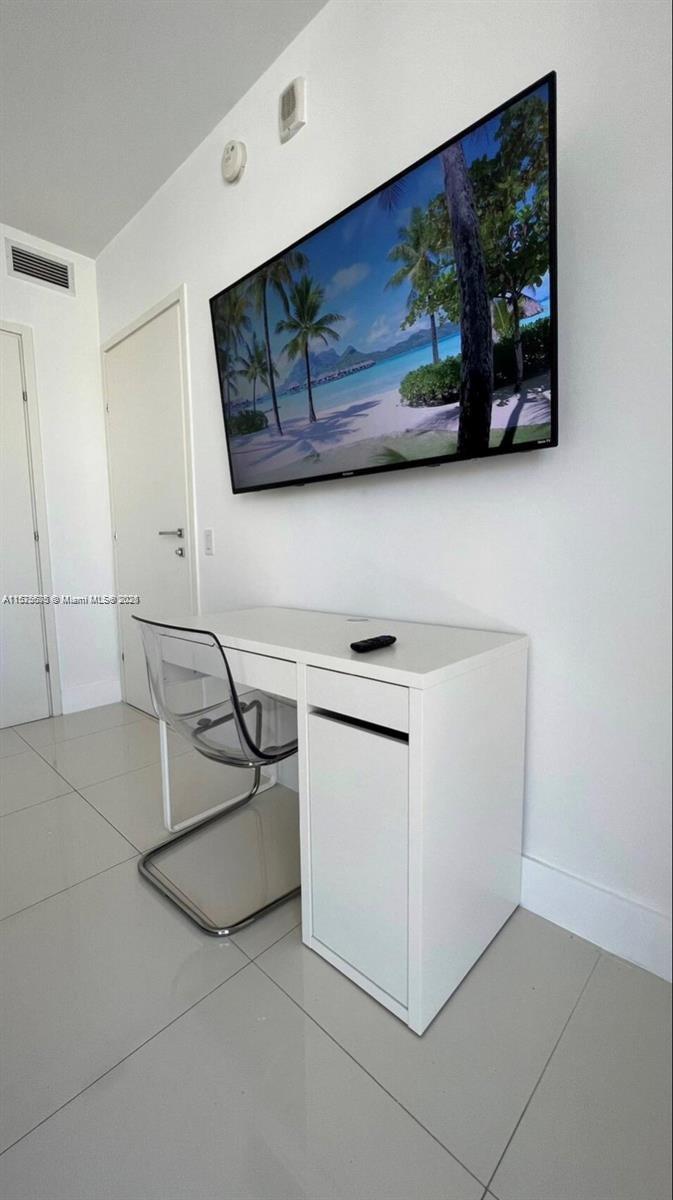 1300 BRICKELL BAY DR # 3400