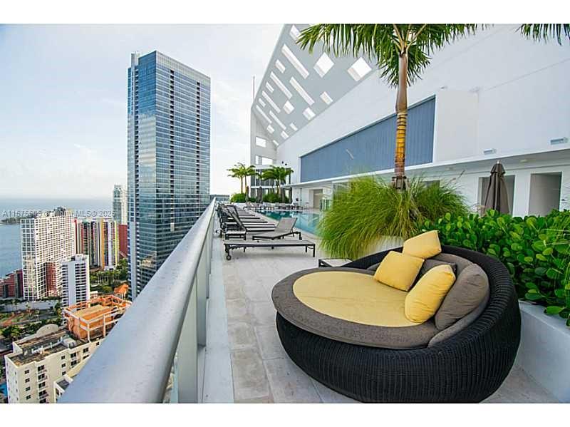 1300 BRICKELL BAY DR # 3400