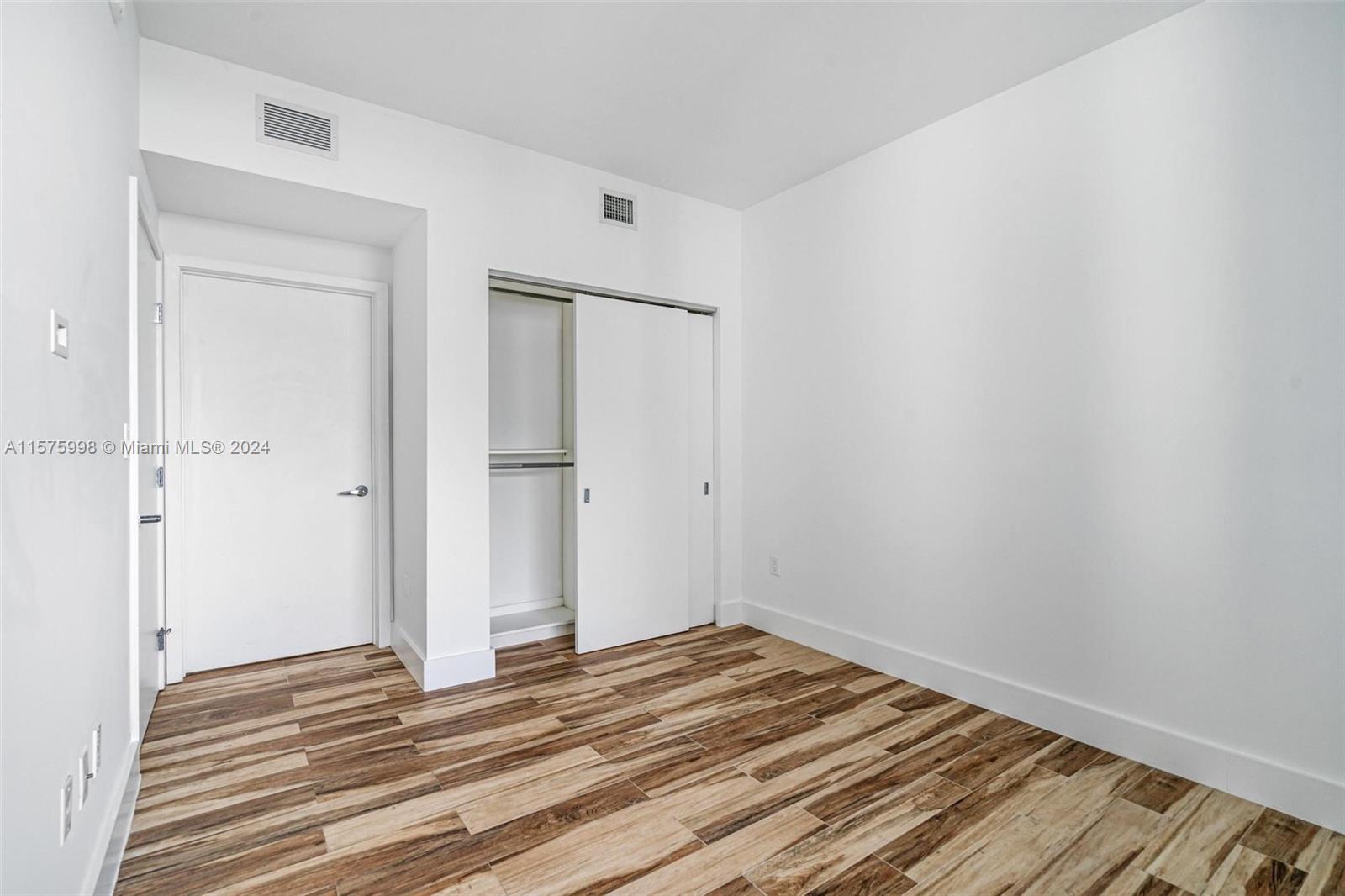 16385 Biscayne Blvd # 1118