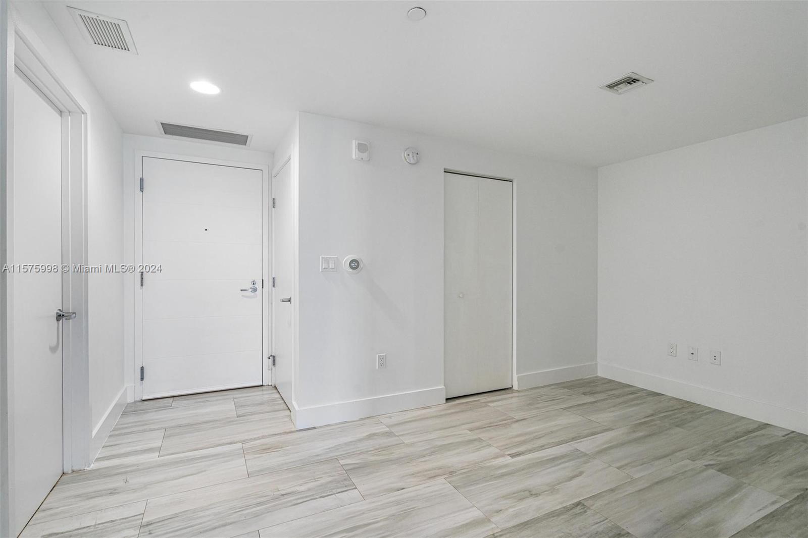 16385 Biscayne Blvd # 1118