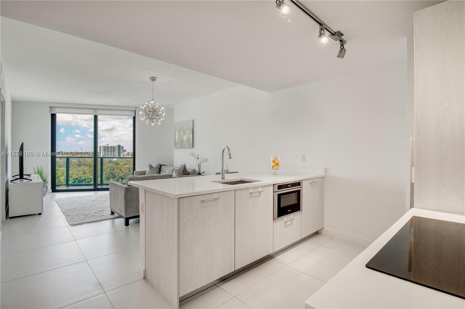 501 NE 31st St # 610