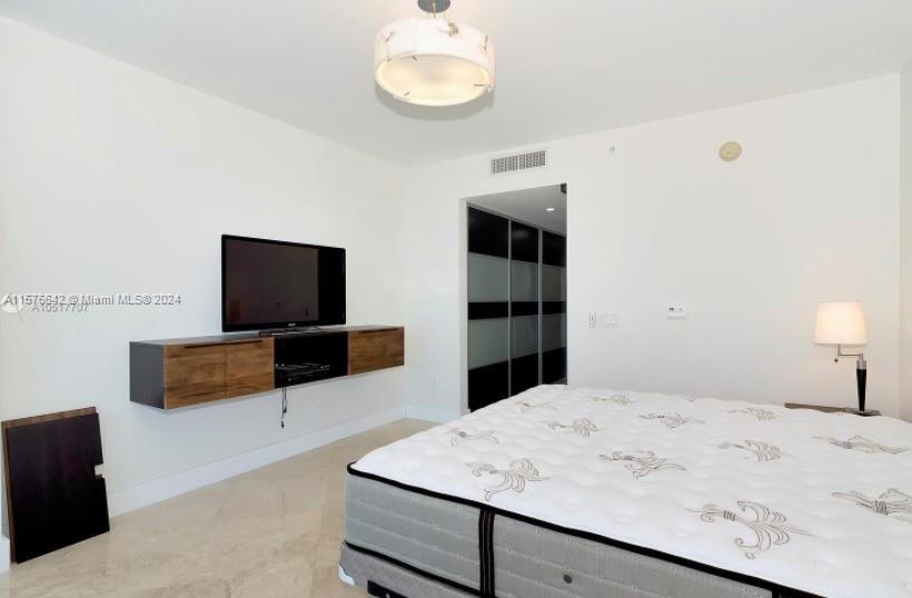 17001 Collins Ave # 1505