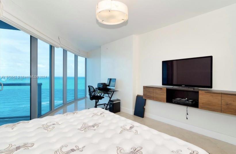 17001 Collins Ave # 1505