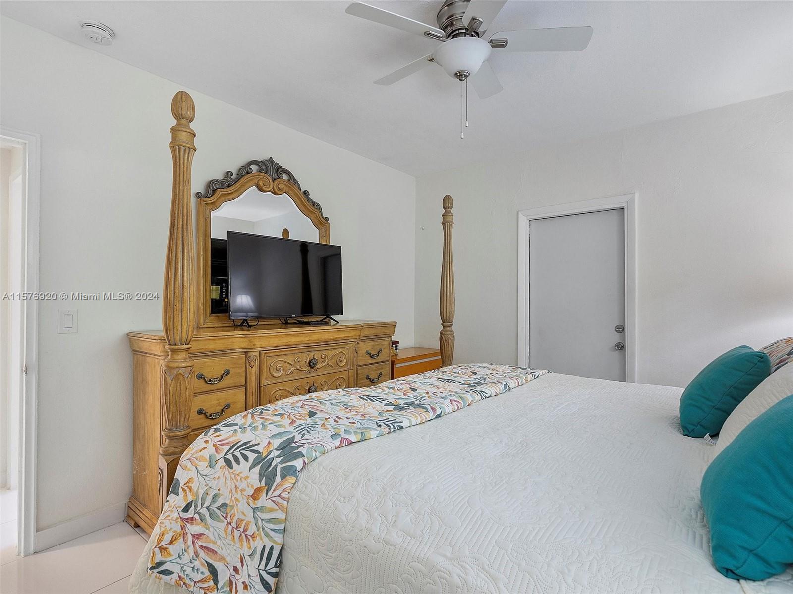 5960 SW 46th Ter