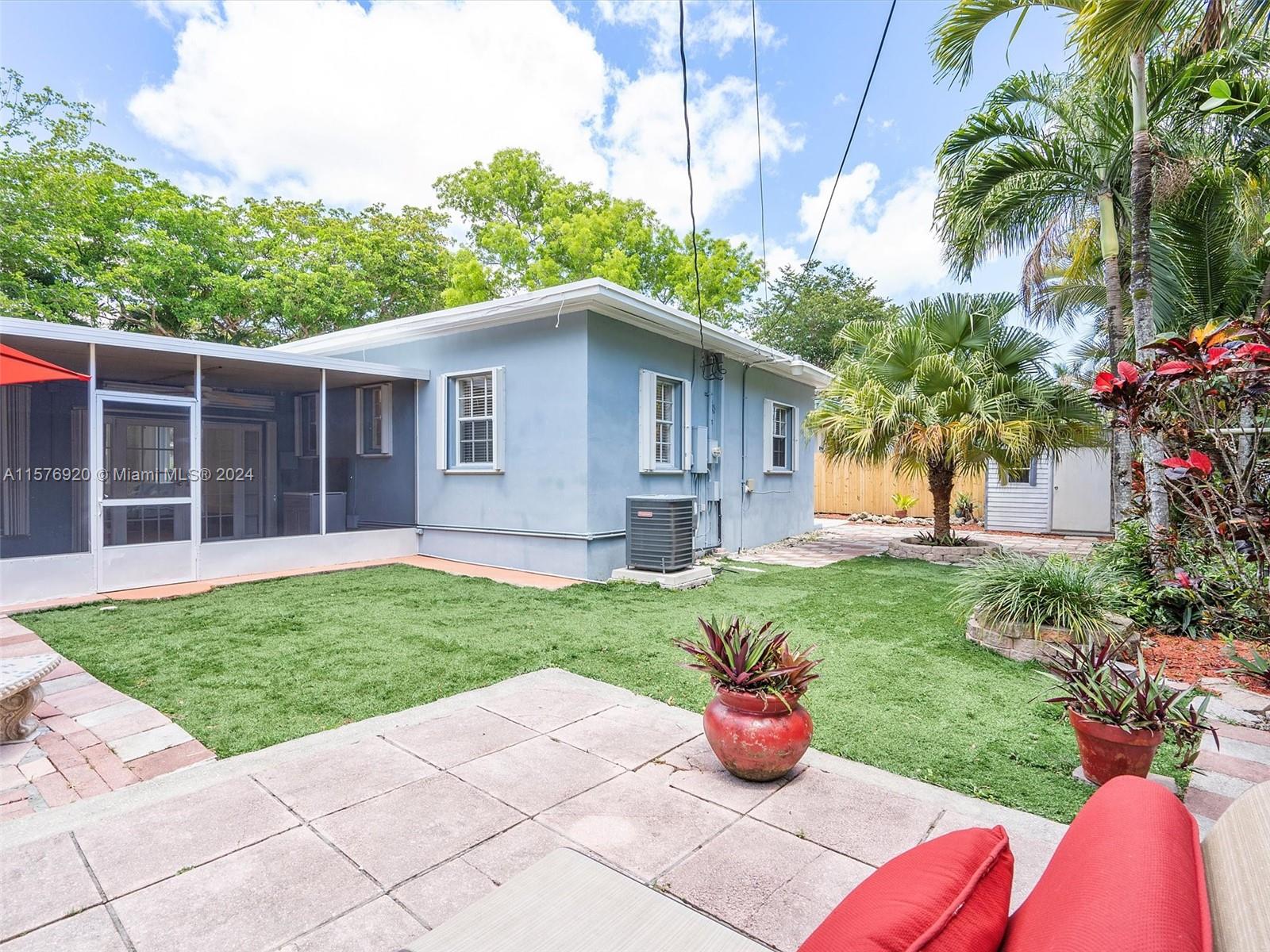 5960 SW 46th Ter