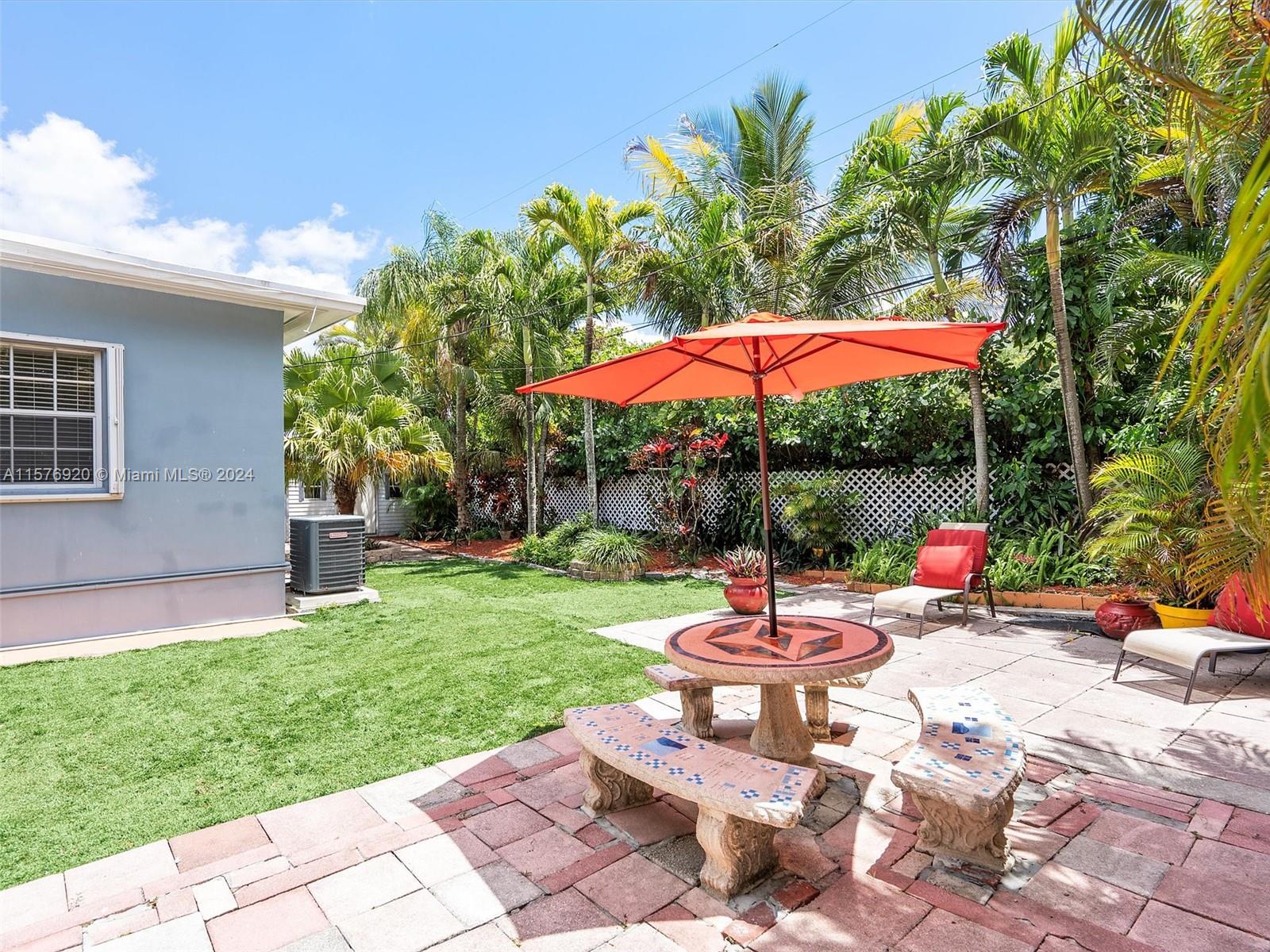 5960 SW 46th Ter