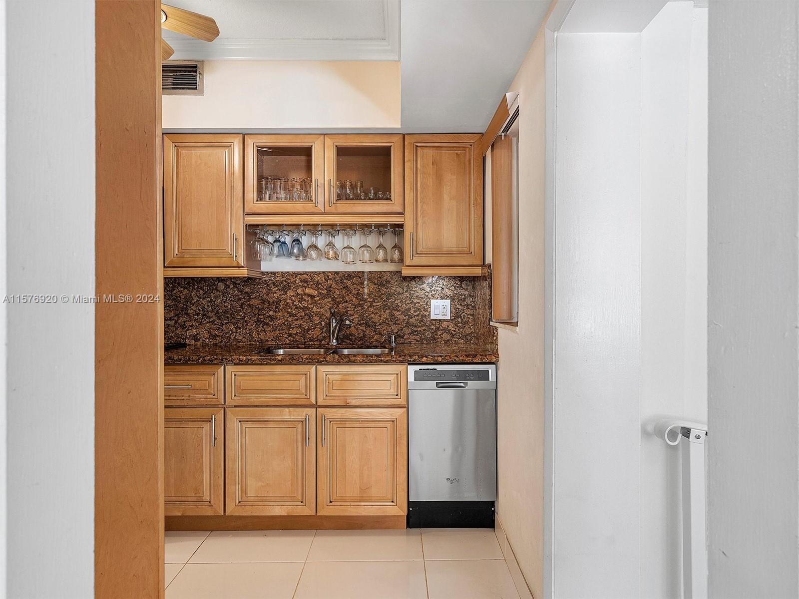 5960 SW 46th Ter