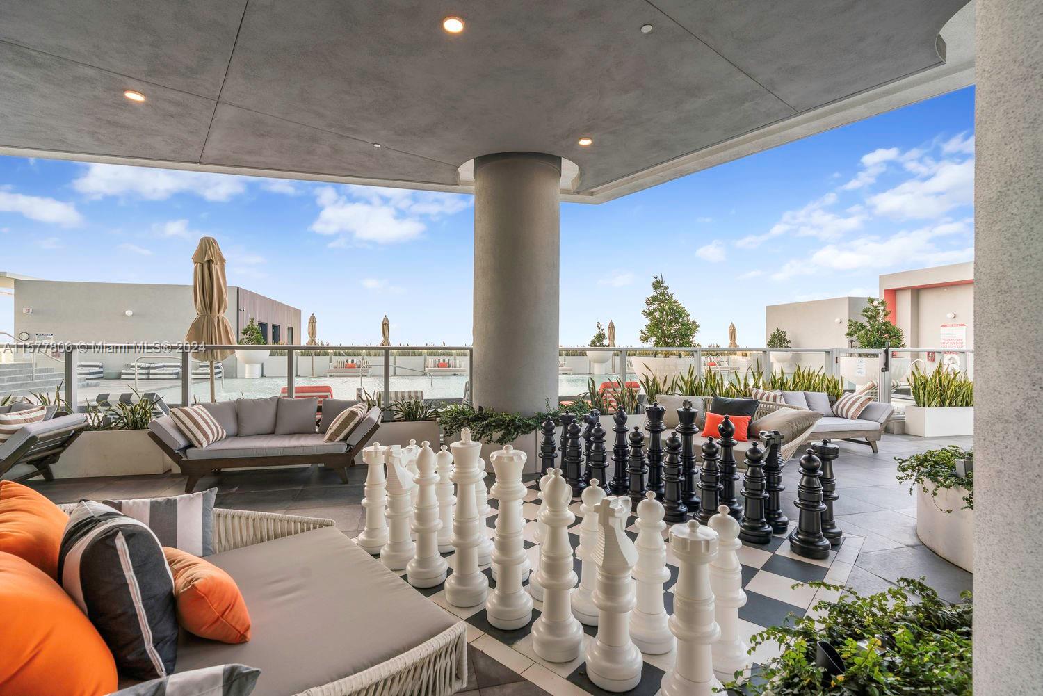 2000 metropica way # 1511