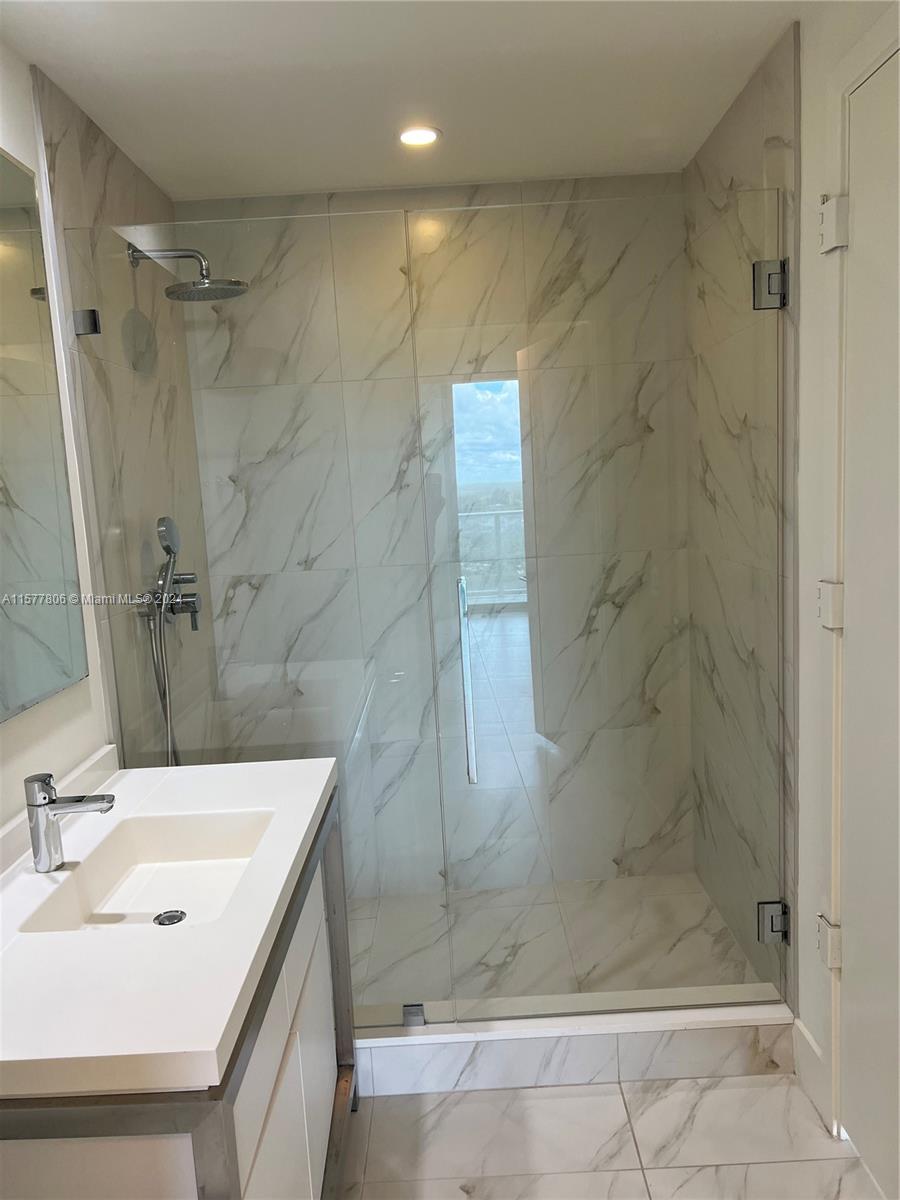2000 metropica way # 1511