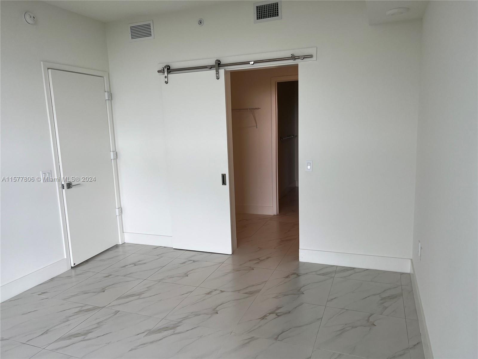 2000 metropica way # 1511