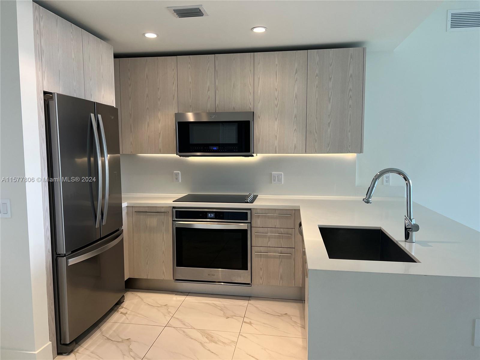 2000 metropica way # 1511