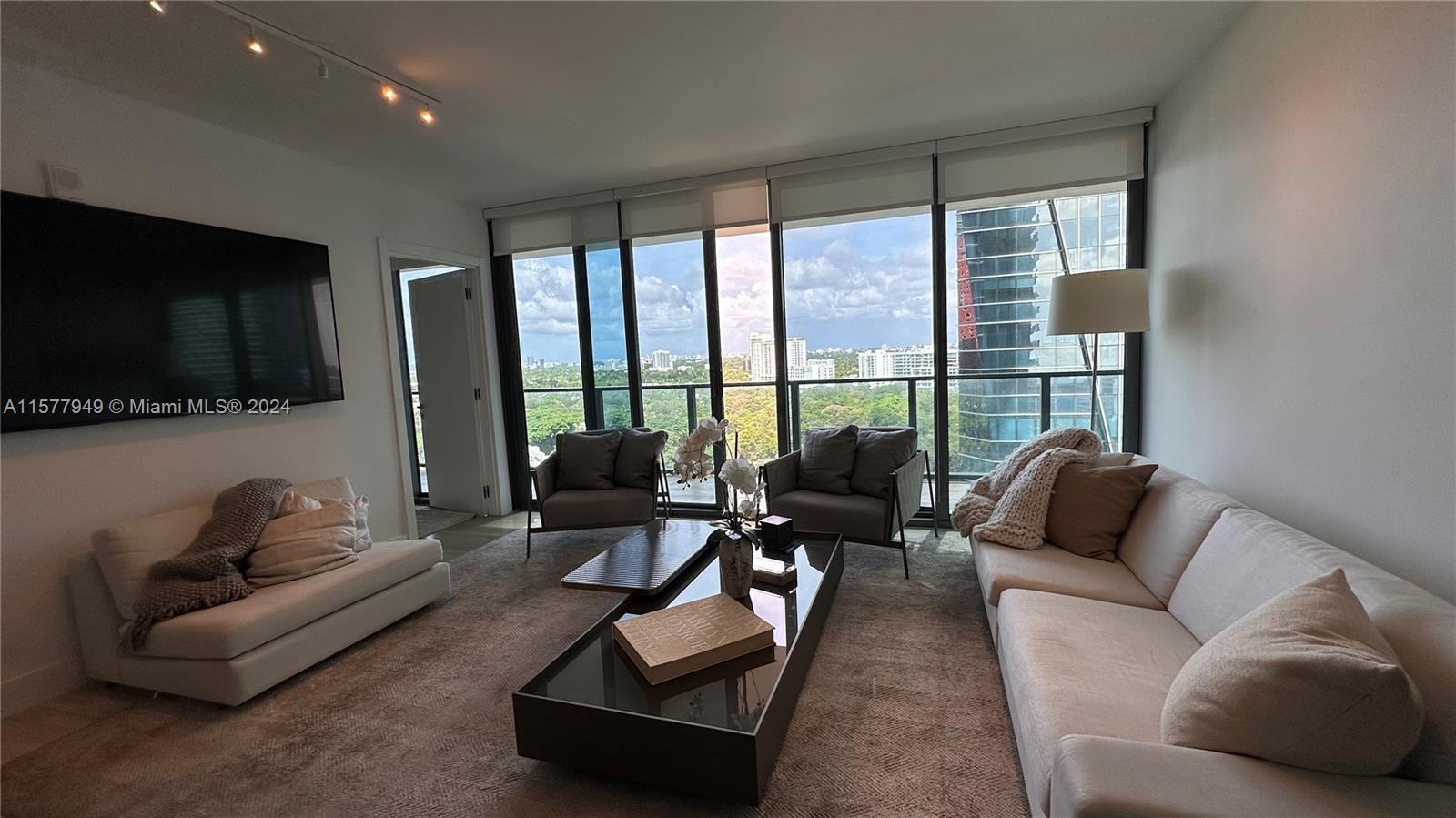 1451 Brickell Ave # 1605