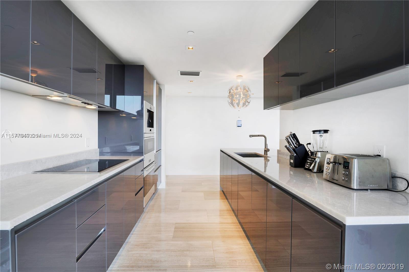 1451 Brickell Ave # 1605