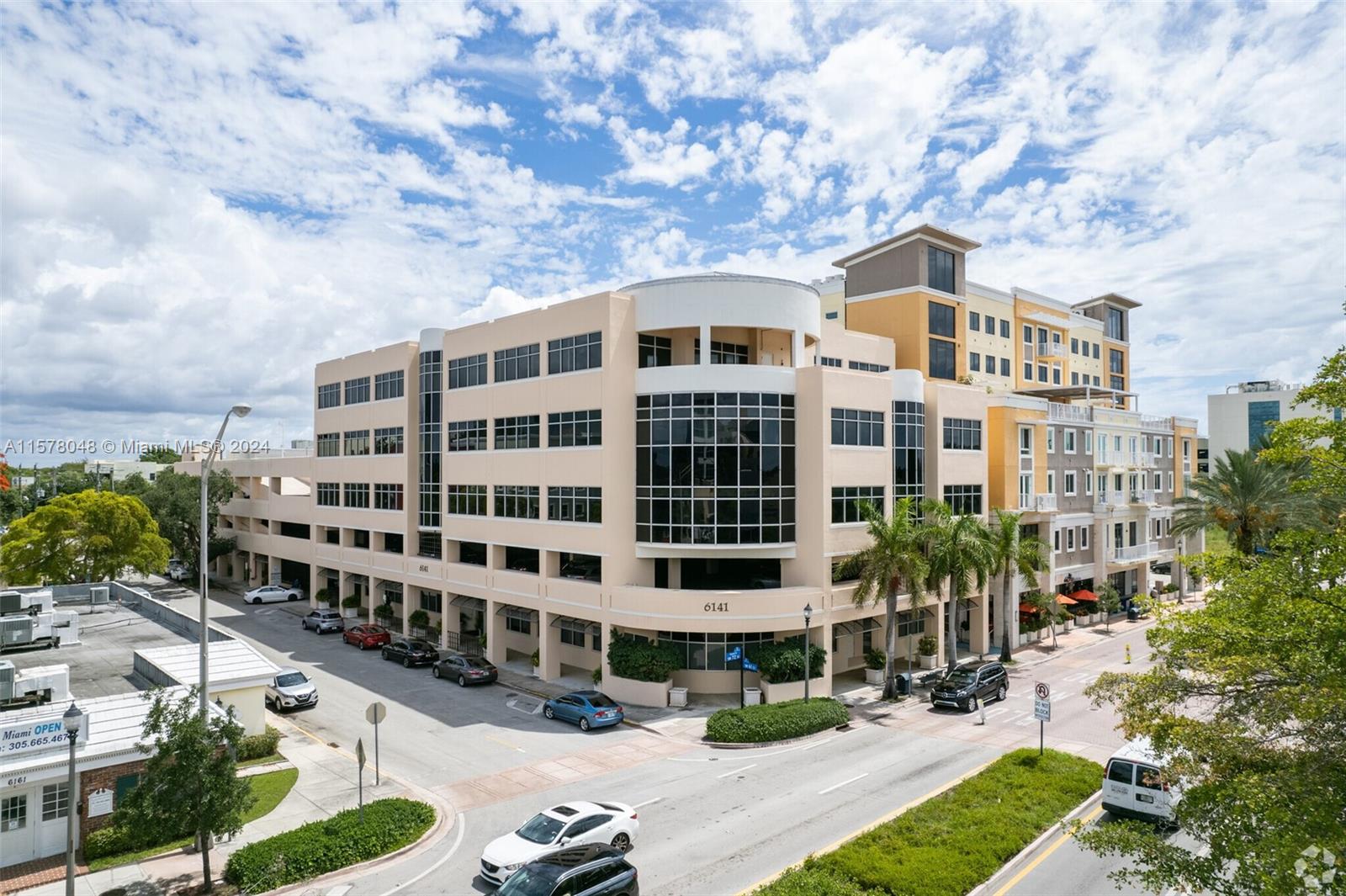 6141 Sunset Dr # 102